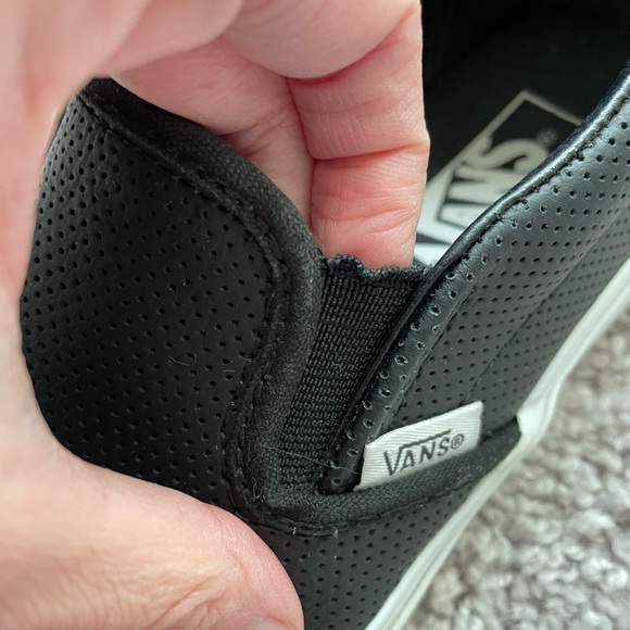 Vans Black Leather Slip-On Sneakers  Women’s 8 , Men’s 6.5 GUC - Picture 6 of 7